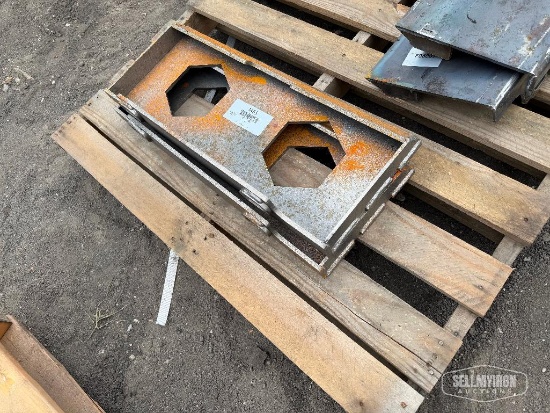 (2) Unused 2026 GIYI GIYI-S10 Mounting Plate Mini Skid Steer Attachments [YARD 1]