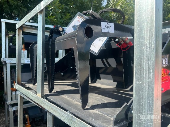 Unused 2026 LandHonor MGB-72-44W 44in Grapple Bucket Mini Skid Steer Attachment [YARD 1]