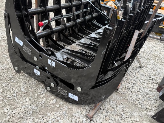 Unused 2026 GIYI GY-CLG72 72in Grapple Bucket Skid Steer Attachment [YARD 1]