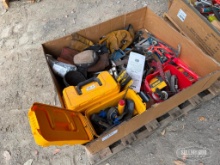 Qty Misc Tools + Shop [YARD 1]