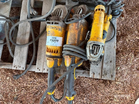 4 Dewalt Grinders [YARD 1]