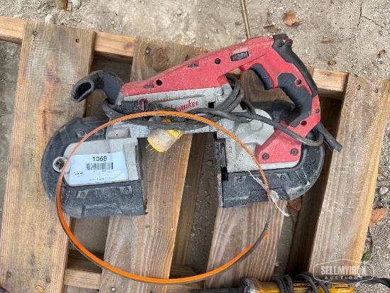 Milwaukee Bandsaw [YARD 1]