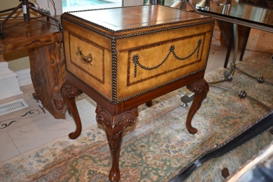 MAITLAND SMITH SMALL TRUNK ON STAND