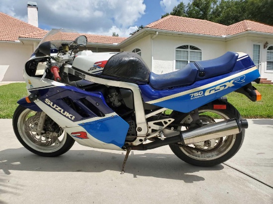 1988 Suzuki GSX750 Slingshot