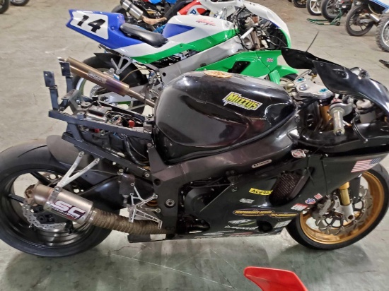 2000 Kawasaki ZX7 (Muzzy Raptor?) (840?)