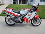 1985 Yamaha RZ500-V4