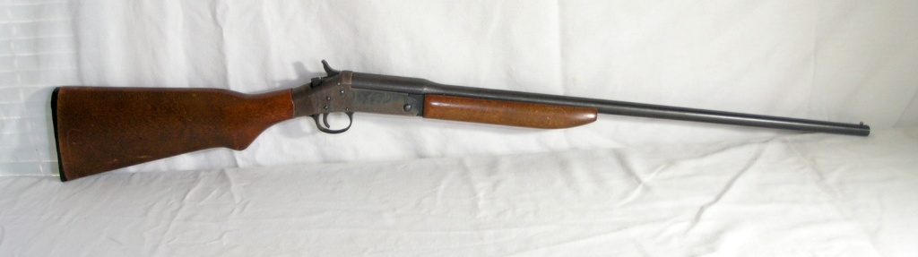 H&R single shot 410 Model 088. Estimated Value: $200-$400 | Guns & Military  Artifacts Shotguns | Online Auctions | Proxibid