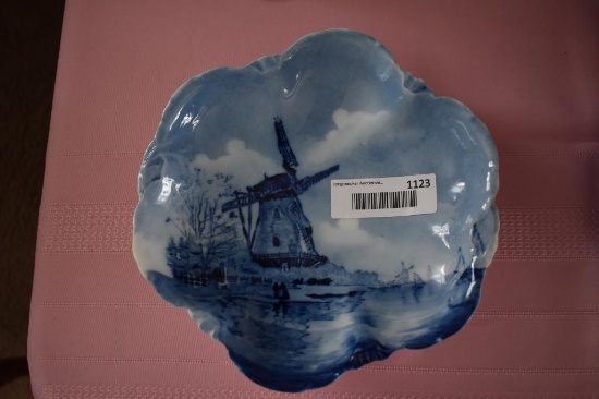 Scalloped Plate Versailles