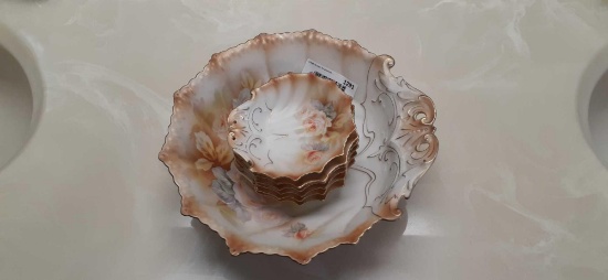 RS Prussia 6 Shell Shaped Berry Bowls & 1 Large Bowl, Peach Colored Roses
