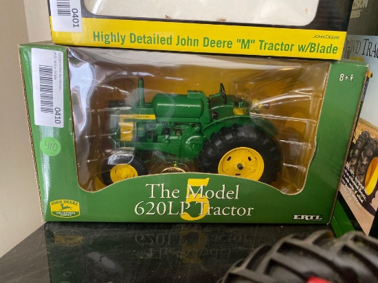 JD 620 LP tractor, 1/16 scale