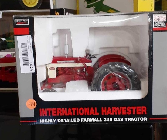 F- 340 gas, international harvester, 1/16 scale, with box