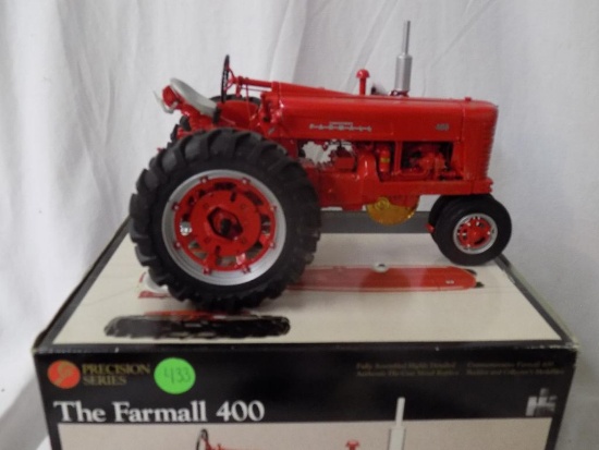 Farmall 400, Precision Series, 1/16 scale, with box