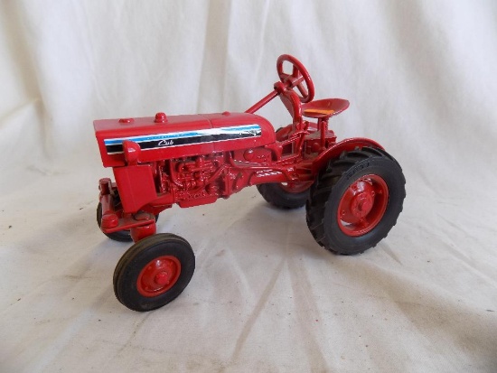 Farmall cub, red, 1/16 scale, with box