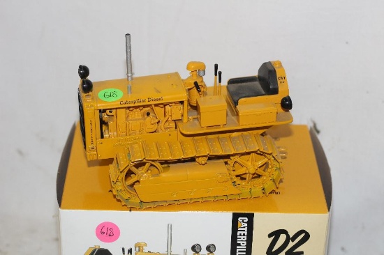 Catepillar D2, 1/16 scale, with box