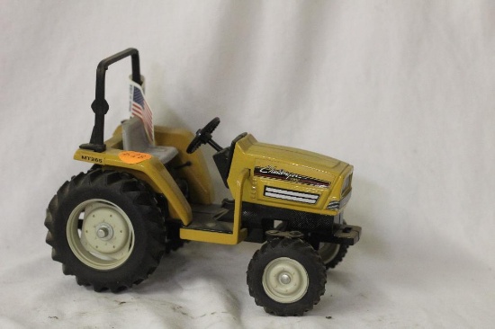Challenger MT265 (45 HP), 1/16 scale