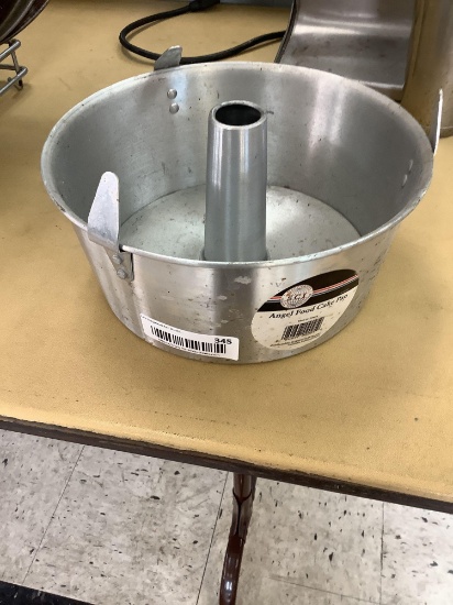Angel food cake pan