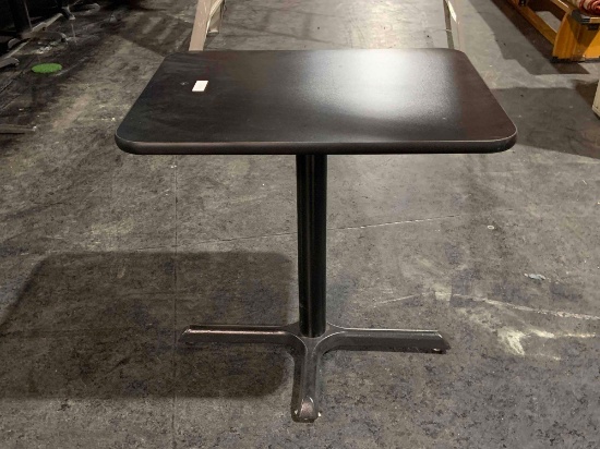 Pedestal table