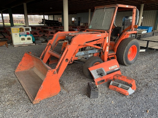 Kubota L 3600 with LA 680 loader