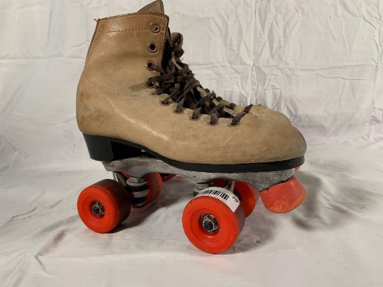 Dominion Adult Size 6 Roller Skates