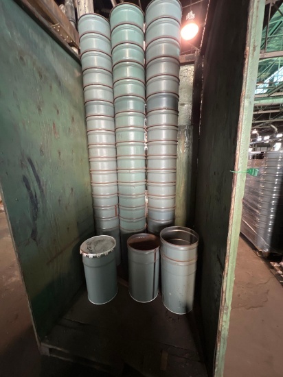 Metal Barrels W/Lids