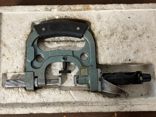 Mitutoyo 201 - 152 1-2" Snap Gauge w/Foam