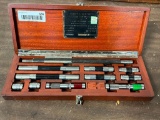 Pratt & Whitney Precision End Measures w/Wooden Case & Inside Micrometer