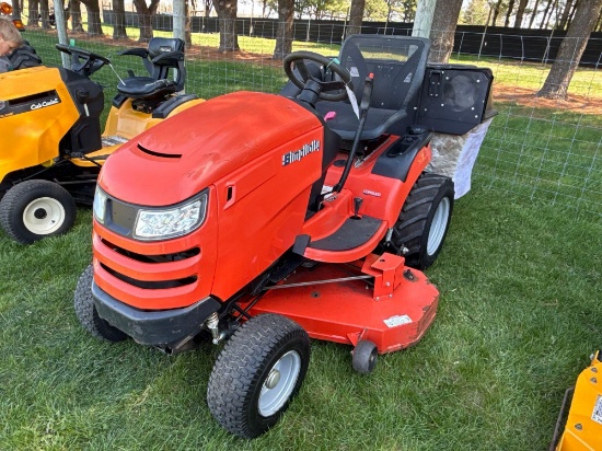 Simplicity Conquest Lawn Tractor