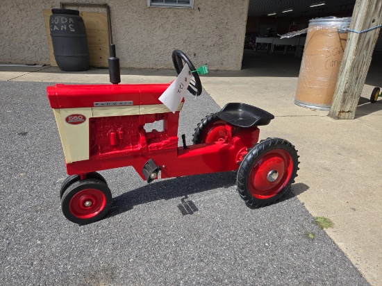 Farmall 560 Pedal Tractor