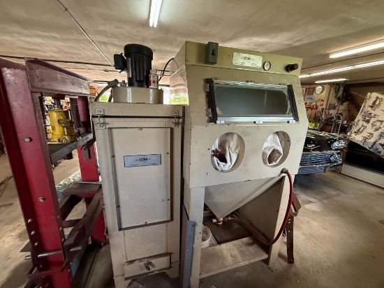 ICM Sandblast Cabinet W/Dust Collector