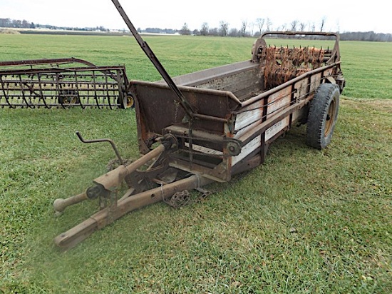 New Idea Manure Spreader