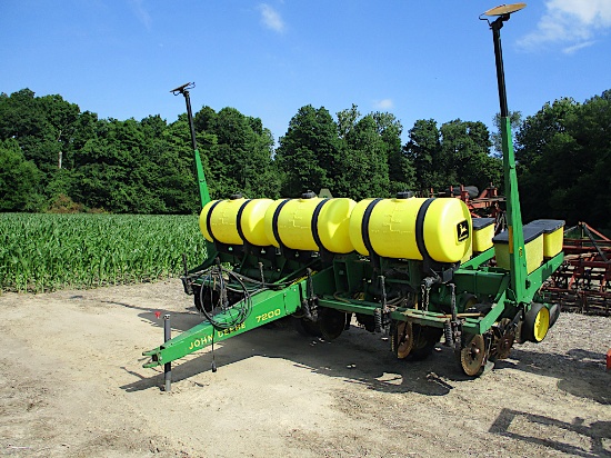 JOHN DEERE 7200 PLANTER