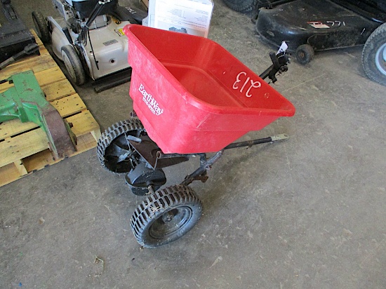 SMALL PULL TYPE FERTILIZER SPREADER