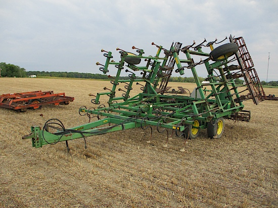 JD 960 24' Danishtine w/ 1-bar Harrow and UM Rolling Baskets