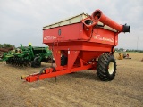 KB 590 Corner Discharge Grain Cart