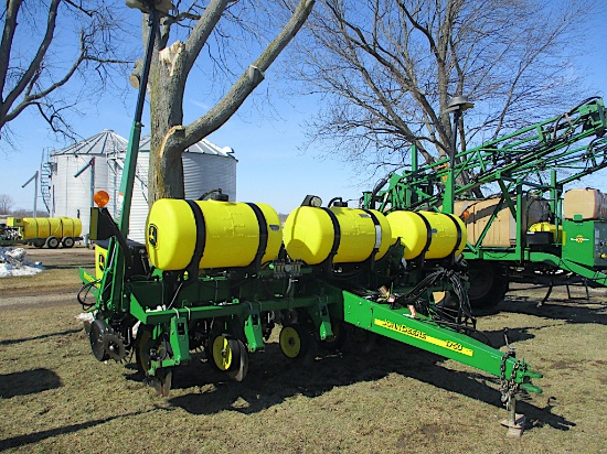 JOHN DEERE 1750 CONSERVATION PLANTER