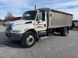INTERNATIONAL 4400 GRAIN TRUCK