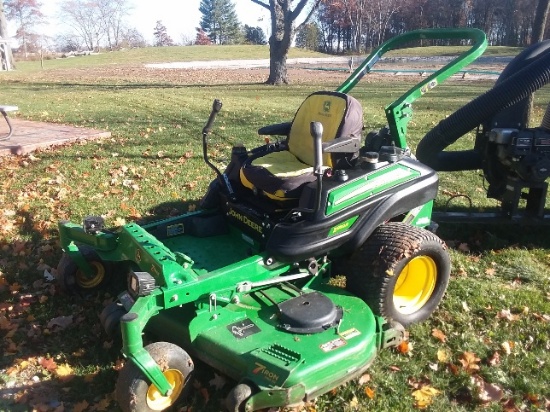 JOHN DEERE ZERO TURN MOWER