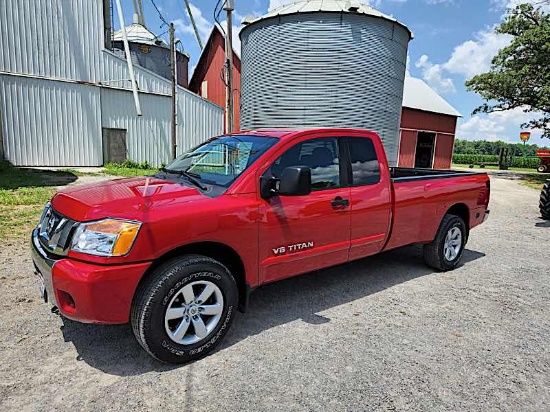 NISSAN TITAN PICKUP