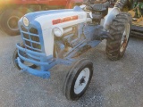 FORD 801 SELECT-O-SPEED TRACTOR