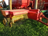 NEW HOLLAND 273 BALER