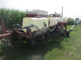 IH 800 12 ROW PLANTER