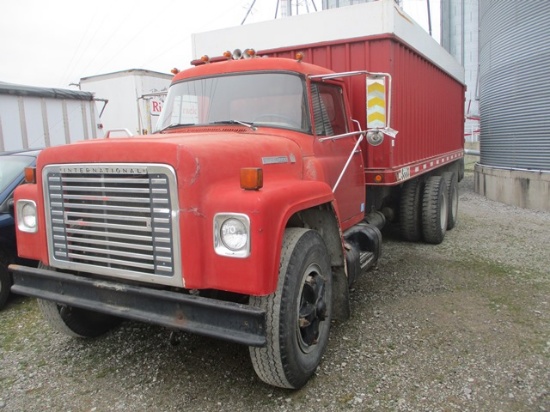 1975 IH 1800 GRAIN TRUCK