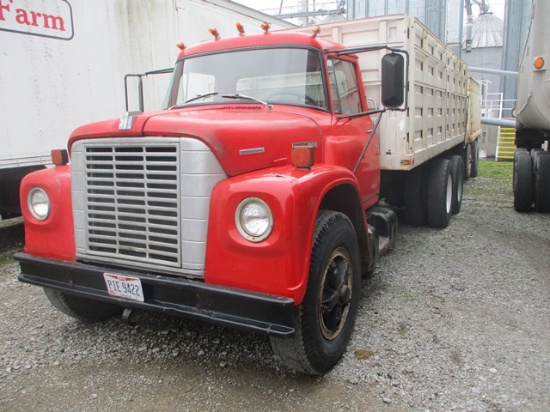 1973 IH 1800 GRAIN TRUCK w/ PUP TRAILER