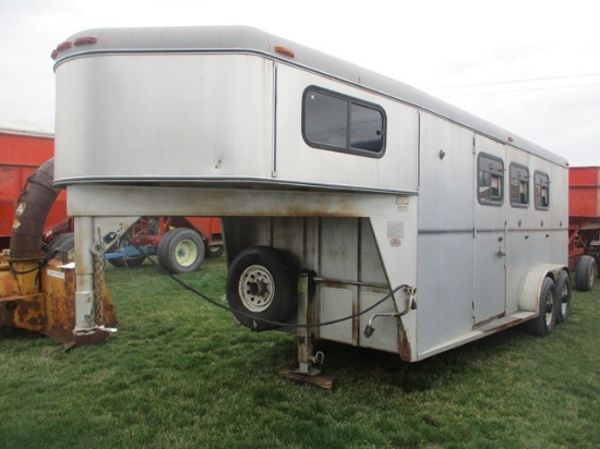 TITAN 20' GOOSENECK LIVESTOCK TRAILER