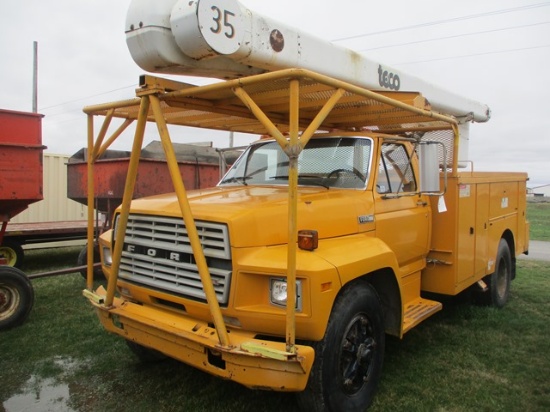1981 FORD F-700 BUCKET LIFT TRUCK