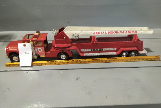 NYLINT 1/18 SCALE METAL FIRE DEPARTMENT TRUCK