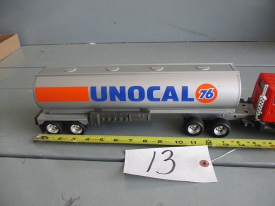 ERTL UNOCAL 76 TRUCK & TRAILER 18" LONG IH TRUCK