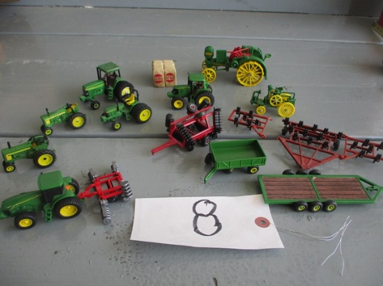 13 PIECES ERTL 1/64 SCALE & 1/87 SCALE JD FARM EQUIPMENT