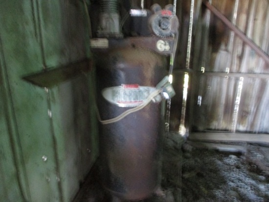 AIR COMPRESSOR