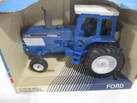 1/16 FORD TW-25 SCALE MODEL (NIB)